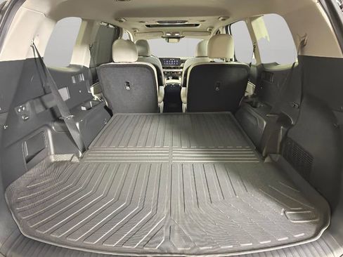 Used 2024 Kia Telluride EX w/ EX Captain's Chair Package FWD image 31