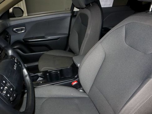 Used 2025 Kia K4 FWD image 23