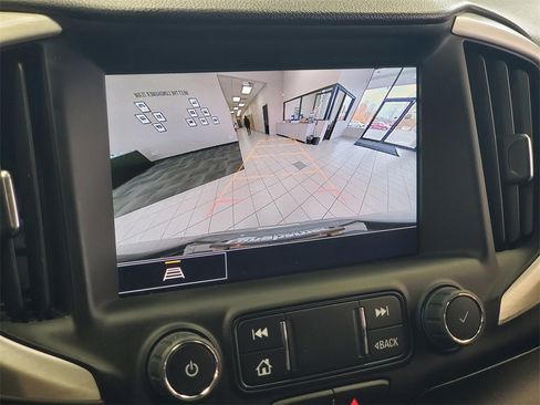 Used 2024 GMC Terrain SLT image 16