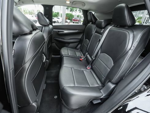 Used 2025 INFINITI QX50 Luxe image 31