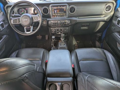 Used 2022 Jeep Wrangler Unlimited Sahara AWD/4WD image 15