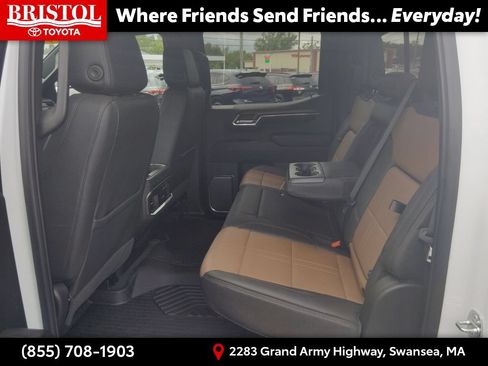 Used 2024 Chevrolet Silverado 1500 High Country w/ Technology Package AWD/4WD image 16