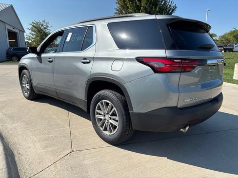 Used 2023 Chevrolet Traverse LT w/ Rear Camera Mirror Package AWD/4WD image 8
