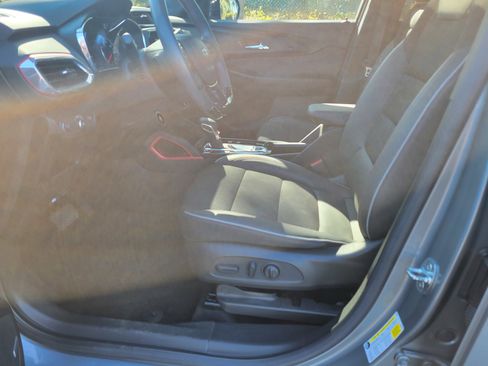 Certified 2023 Chevrolet TrailBlazer RS w/ Sun and Liftgate Package image 31