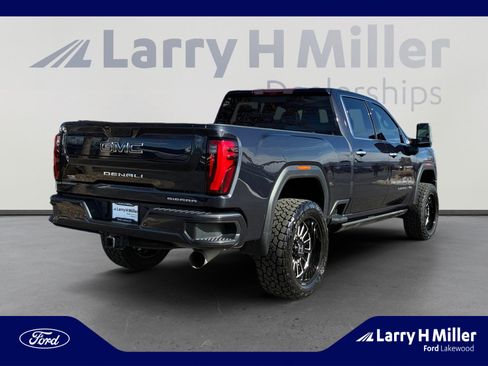 Used 2024 GMC Sierra 2500 Denali Ultimate image 5