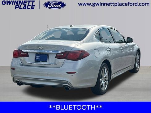 Used 2018 INFINITI Q70 Luxe image 5