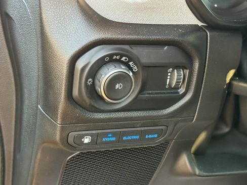 Used 2024 Jeep Wrangler Unlimited AWD/4WD image 27