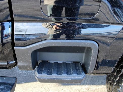 Used 2024 Ford F250 Lariat w/ Black Appearance Package image 6