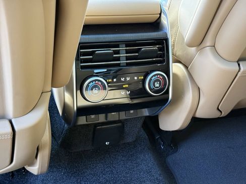 New 2025 Land Rover Range Rover Long Wheelbase SE AWD/4WD image 12