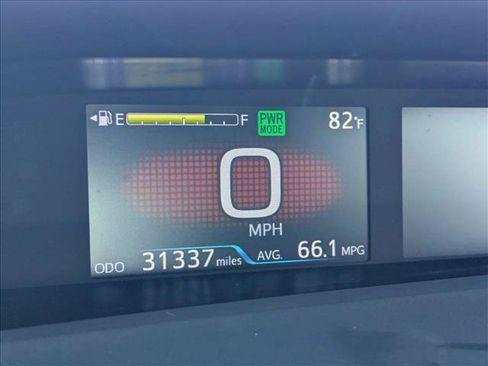 Used 2022 Toyota Prius LE FWD image 11