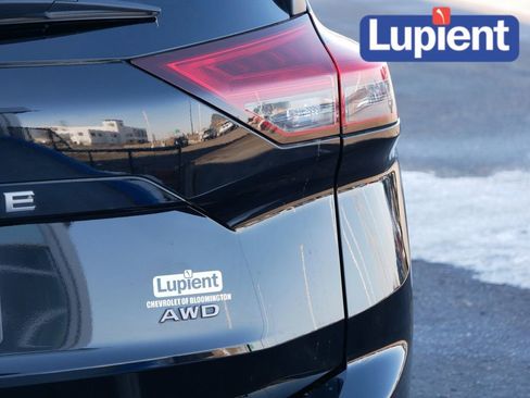 Used 2025 Nissan Rogue SV image 6