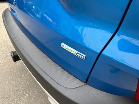 Used 2020 Ford Escape SEL image 9