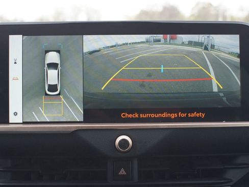 Used 2023 Toyota Crown Limited w/ Advanced Technology Package image 7