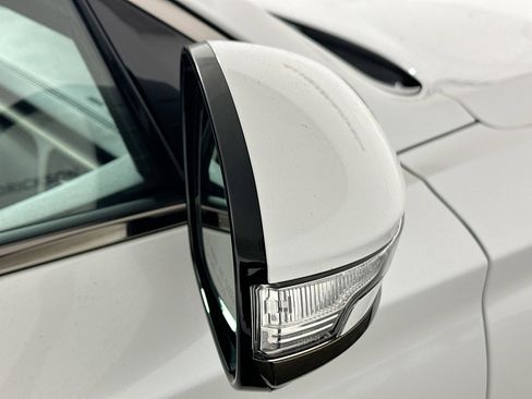 Used 2025 Genesis G70 2.5T w/ Sport Prestige Package image 10