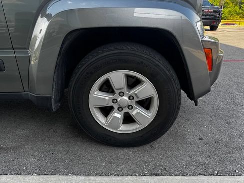Used 2012 Jeep Liberty Sport AWD/4WD image 12