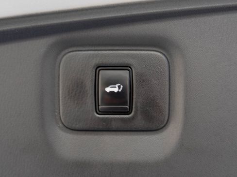 Used 2019 Nissan Pathfinder SL image 36