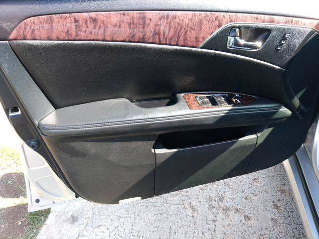 Used 2011 Toyota Avalon FWD image 11