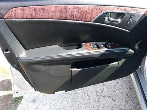 Used 2011 Toyota Avalon FWD image 11