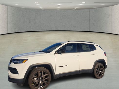 New 2026 Jeep Compass Latitude image 8