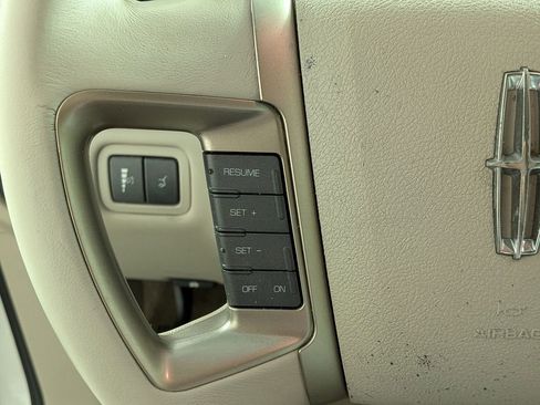 Used 2010 Lincoln MKT 2WD image 14
