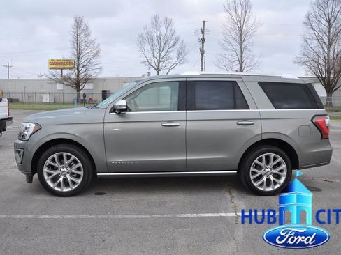 Used 2019 Ford Expedition Platinum image 2