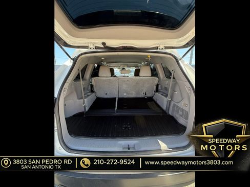 Used 2019 Toyota Highlander LE FWD image 11