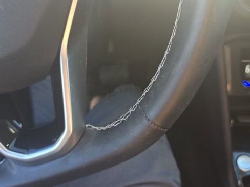 Used 2022 Volkswagen Tiguan SE image 17