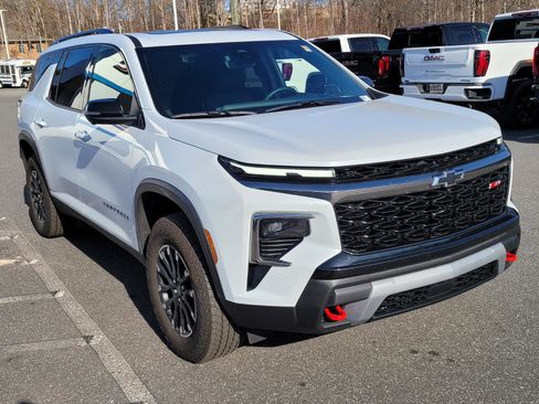 Used 2026 Chevrolet Traverse Z71 w/ Driver Confidence Package image 3