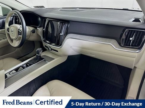 Used 2022 Volvo V60 T5 Cross Country w/ Advanced Package image 32