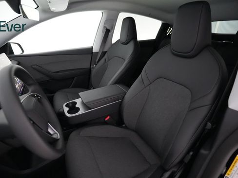 Used 2026 Tesla Model Y 2WD image 4