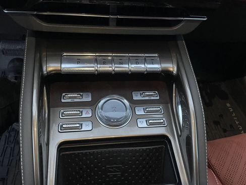 Used 2024 Lincoln Nautilus Black Label image 18