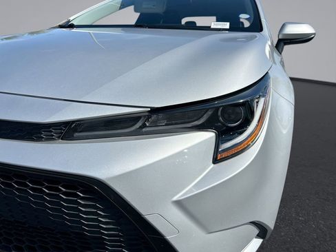 Used 2022 Toyota Corolla LE FWD image 32