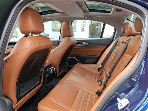 Used 2017 Alfa Romeo Giulia Ti w/ TI 19" Sport Package image 9