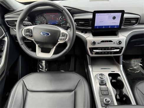 Certified 2023 Ford Explorer XLT w/ Equipment Group 202A image 8