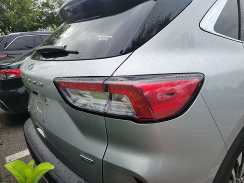 Used 2020 Ford Escape Titanium FWD image 20