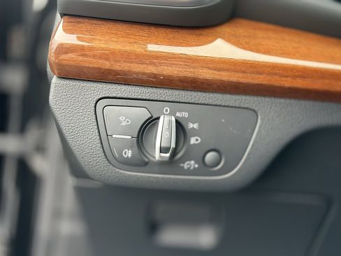 Used 2023 Audi Q5 2.0T Premium w/ Convenience Package image 19