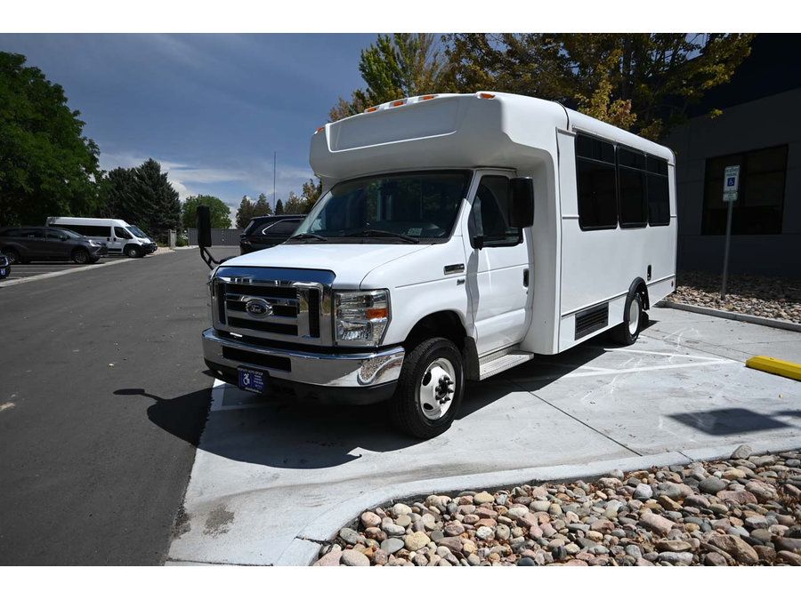 Used 2015 Ford E-350 and Econoline 350 Super Duty RWD image 10