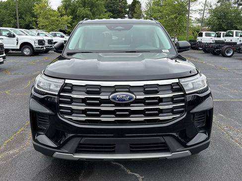 New 2026 Ford Explorer Active RWD image 3