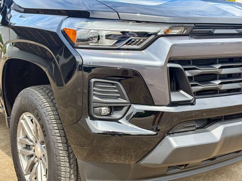 Used 2024 Chevrolet Colorado LT w/ LT Convenience Package III AWD/4WD image 3