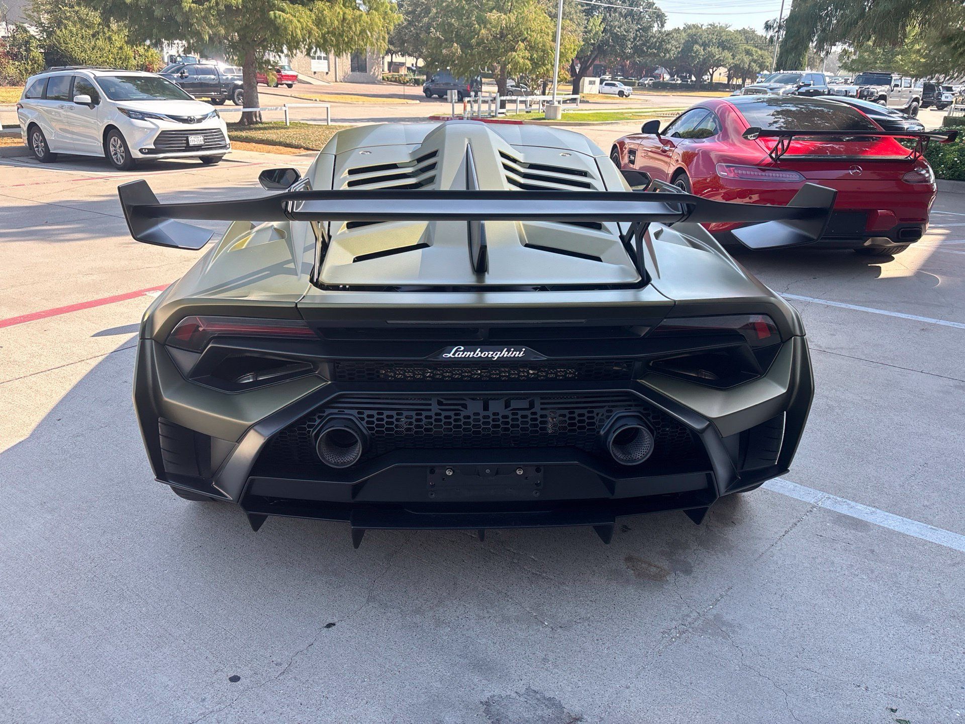 Used 2022 Lamborghini Huracan STO RWD image 8
