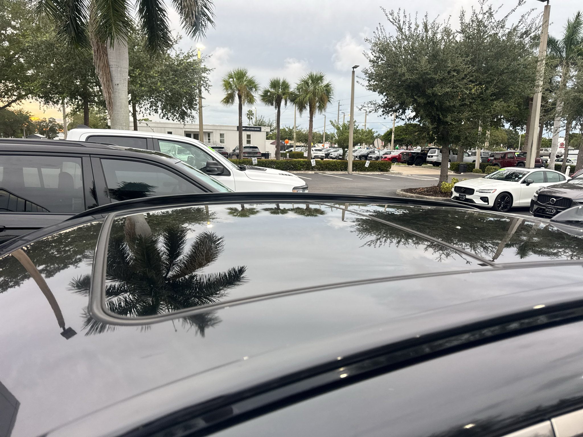 Used 2023 Genesis GV70 3.5T Sport w/ Sport Prestige Package AWD/4WD image 4