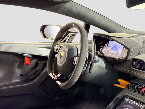 Used 2023 Lamborghini Huracan Tecnica RWD image 30