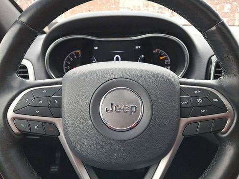 Used 2020 Jeep Grand Cherokee Limited image 18