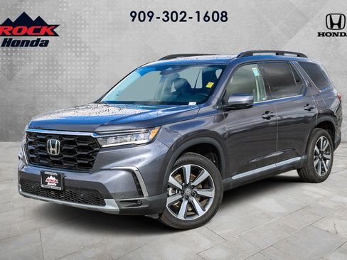 Certified 2025 Honda Pilot Touring image 1