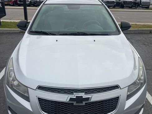 Used 2014 Chevrolet Cruze LS image 2