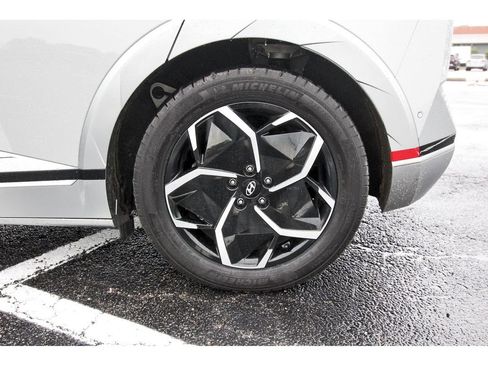 Certified 2024 Hyundai Ioniq 5 Limited RWD image 33