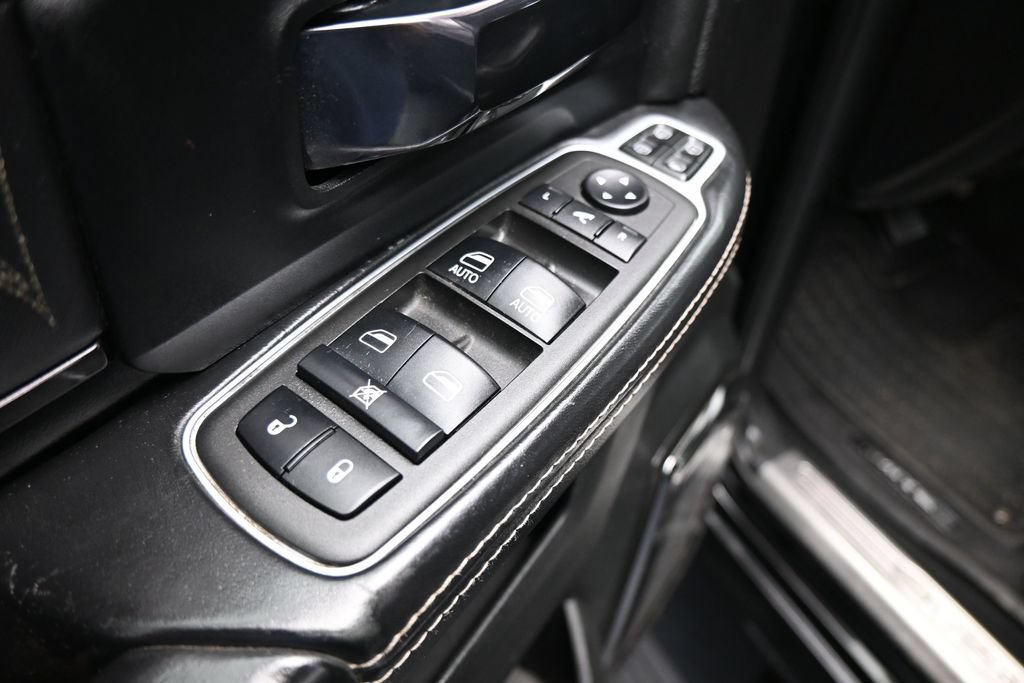 Used 2024 RAM 3500 Limited AWD/4WD image 12