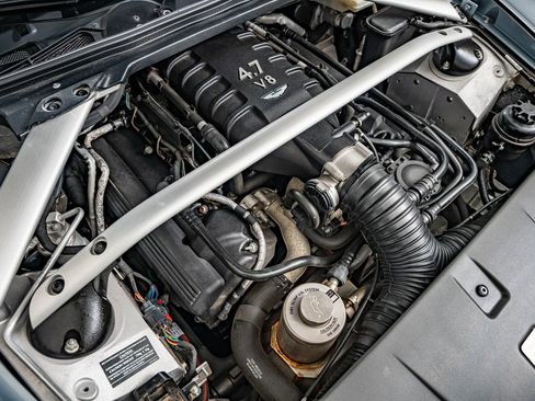 Used 2015 Aston Martin V8 Vantage GT RWD image 47