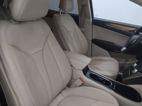 Used 2016 Lincoln MKC Select w/ Select Plus Package FWD image 21