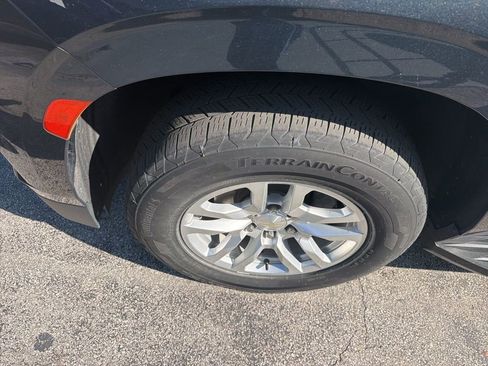 Used 2021 Chevrolet Suburban LS image 8